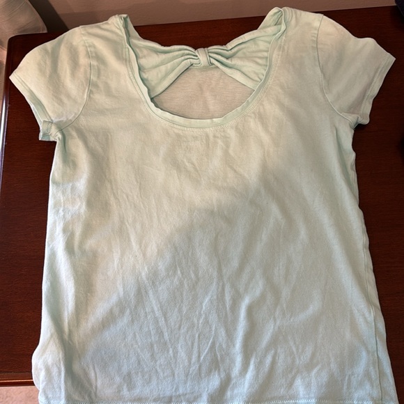 2 Lilly Pulitzer girls tops size L (8-10). - Picture 2 of 7